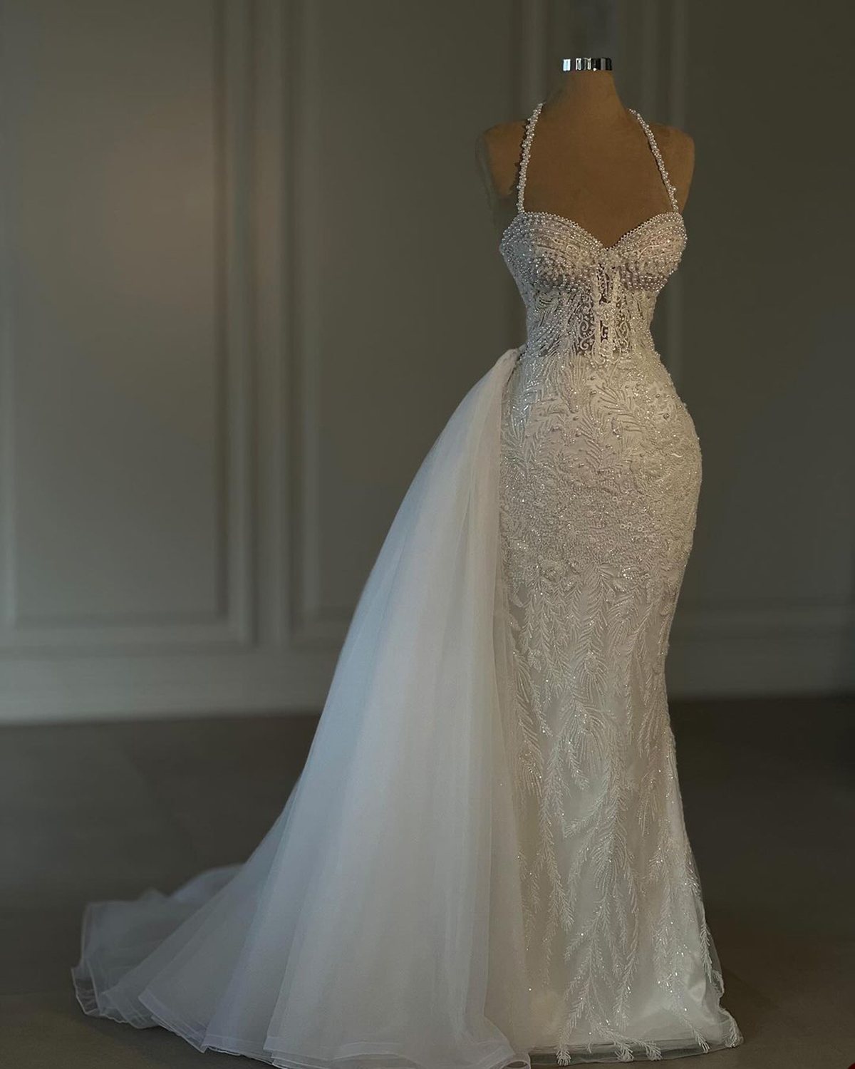 Elegant Mermaid Wedding Dress Sweetheart Neck Halter Pleats Bridal Gowns Pearls Lace Appliques Sweep Train Dresses Custom Made vestidos de novia
