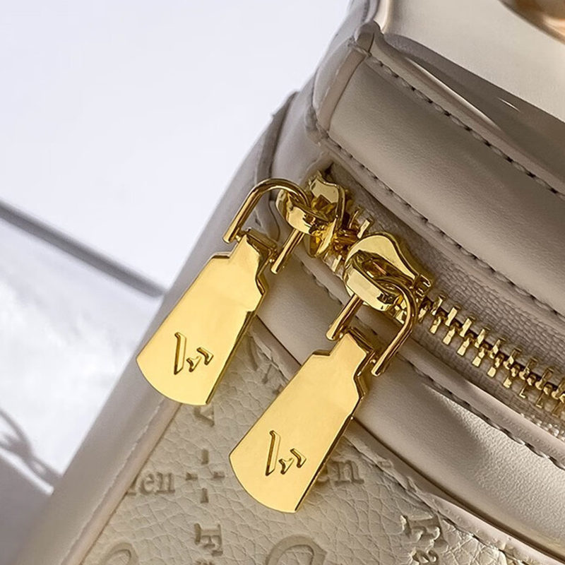 2023 trendy women's bags with niche design high-end embossed handheld crossbody bag mini shoulder bag for women