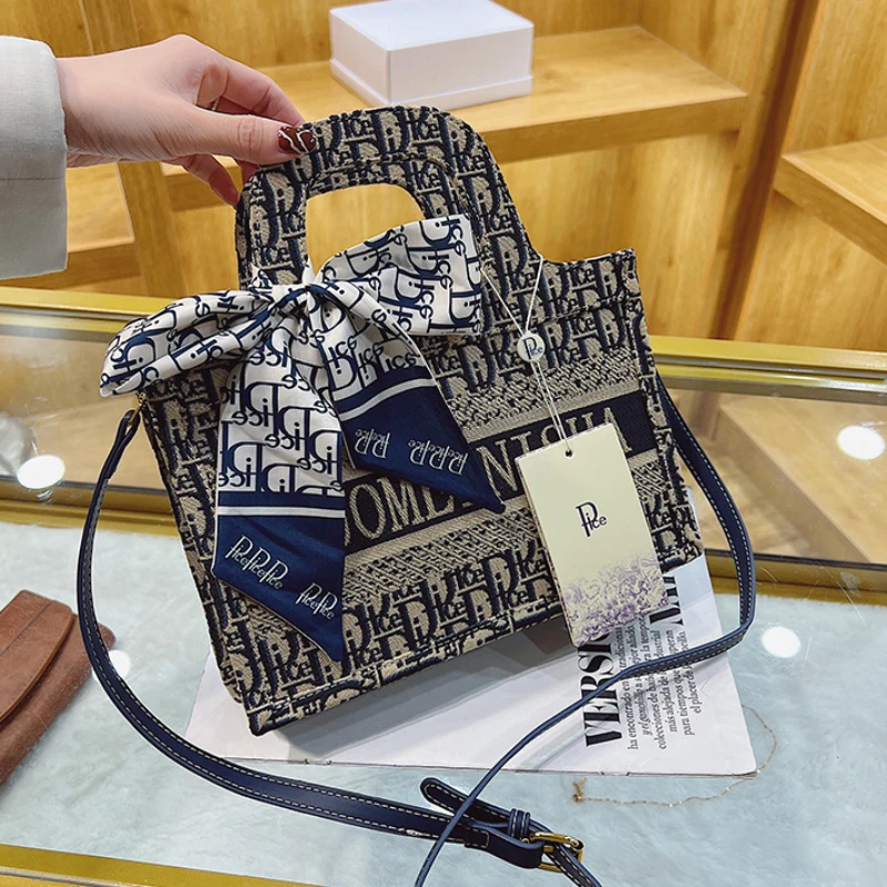 Women's Tote Bags Fashion Large Capacity Versatile Crossbody Handbags Underarm Bag Vintage Canvas Embroidered Shopping Bag