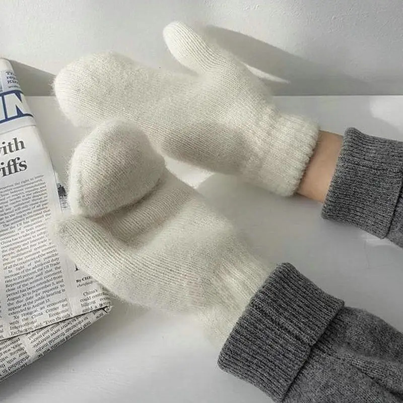 Womens double-layer rabbit fur gloves winter Korean version solid color full finger winter womens gloves girls gloves 241107