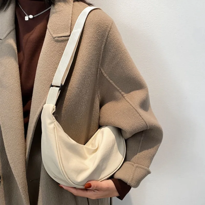 Fashion Shoulder Bag Women Solid Color Nylon Crossbody Bags for Women Casual Satchels Wide Strap Canvas Chest Bag Small Handbag
