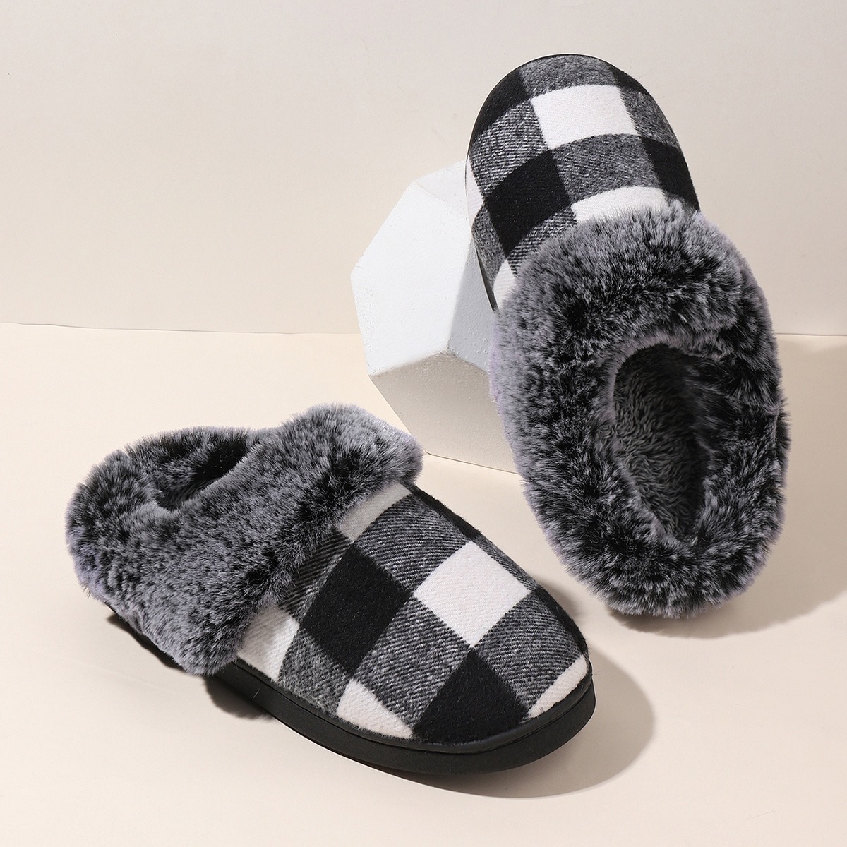 Men's and Women's New Plaid Comfortable Warm Cotton Slippers Free Shipping.