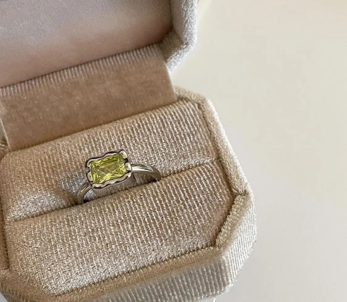 Fashionable green rhinestone double necklace luxurious niche accessible chain free delivery 241107