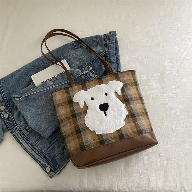 Commuter 2024 New Trendy Western Leisure Korean Edition Large Capacity Underarm Women's Fashion Niche Tote Bag