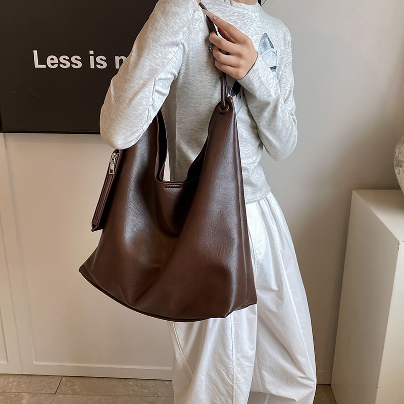 LEFTSIDE Design Big Simple Crossbody Bags for Women 2024 Fashion Female Underarm Bag Lady Shoulder Bag Handbags and Purses