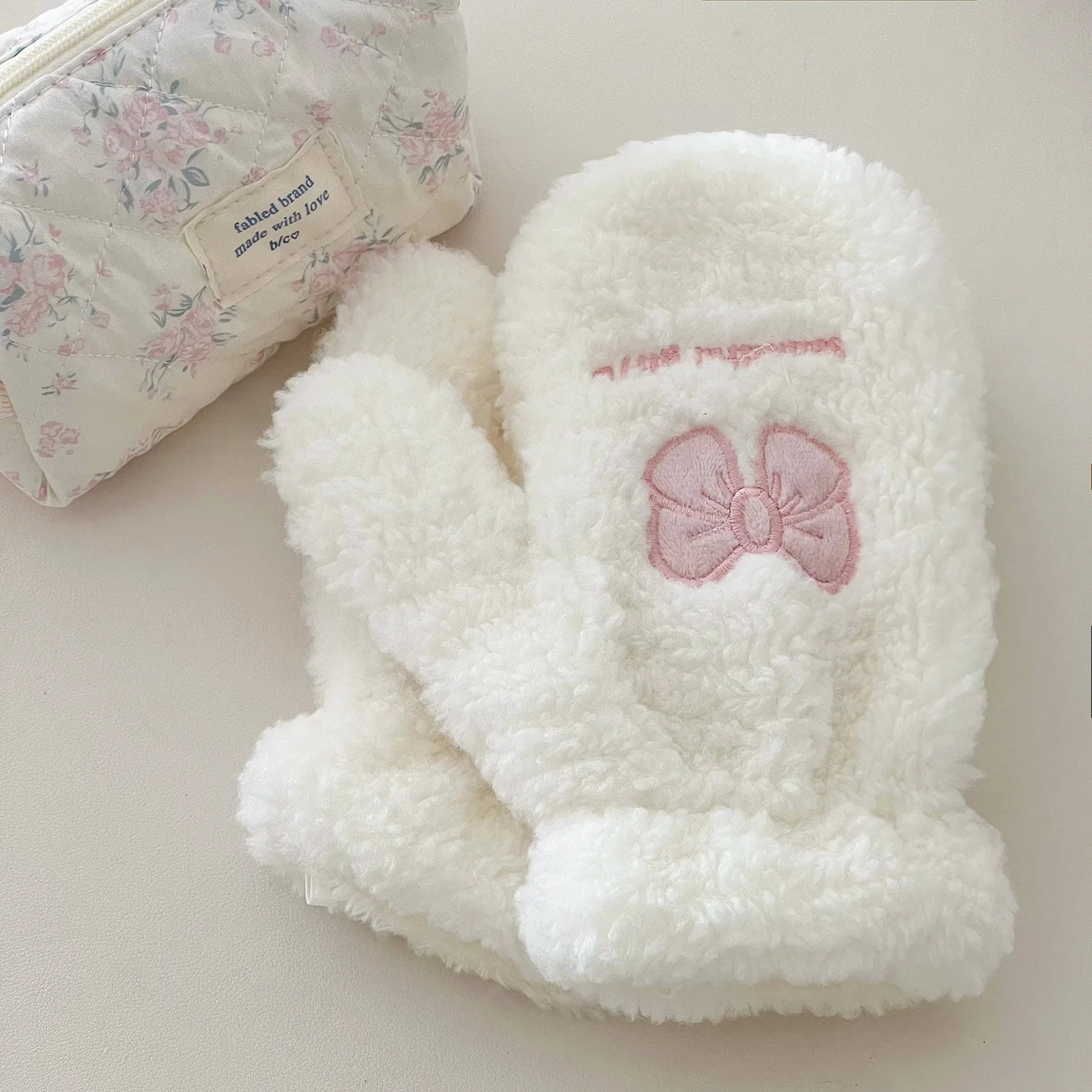 Ladies winter gloves Korean pink butterfly cotton gloves warm and windproof embroidered gloves 241107