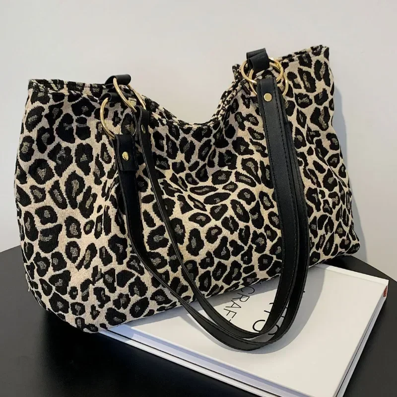 New Fashion Tote Bags Shopping and Travel Canvas Bags New Women Popular Handbags Large Capacity Leopard Shoulder Bags