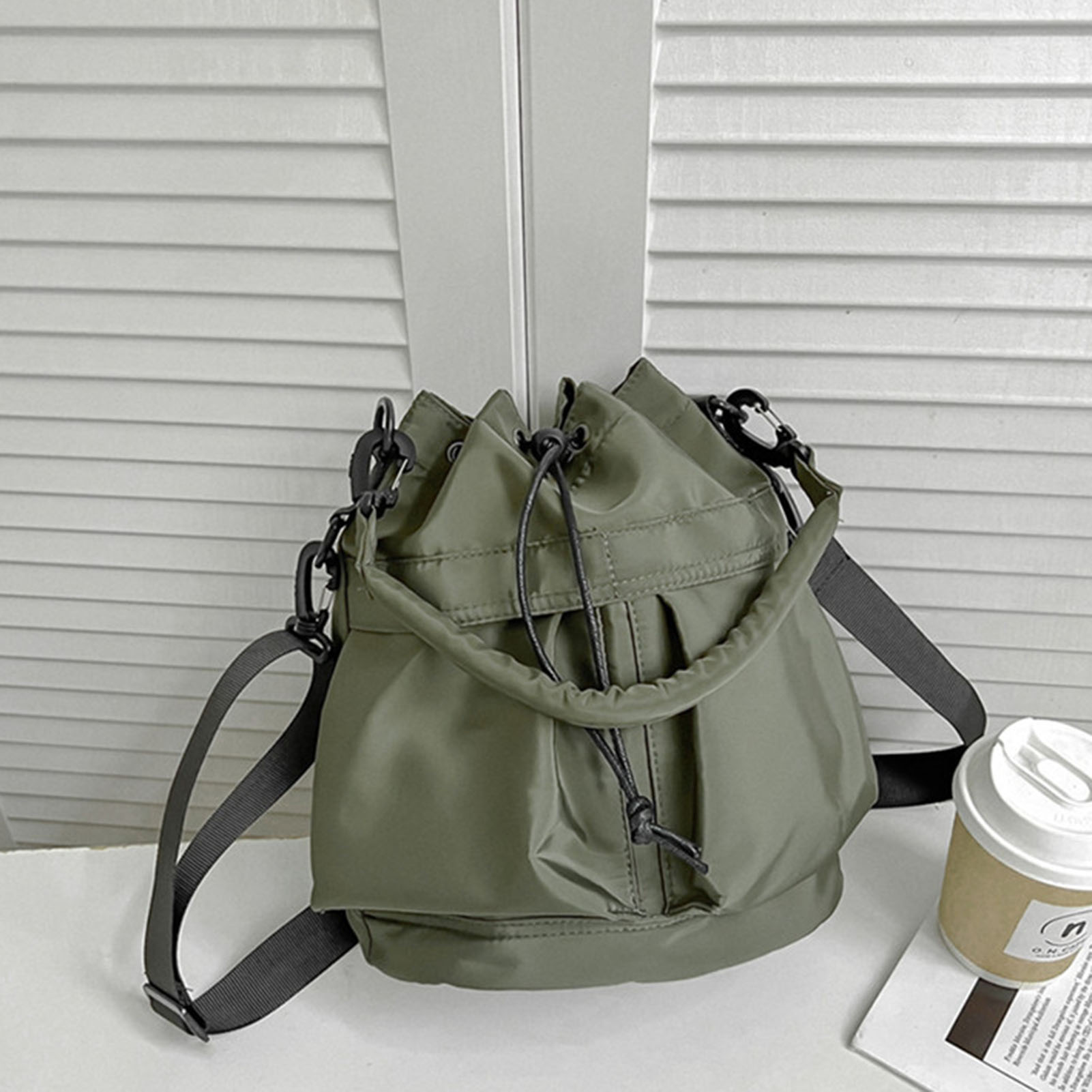 Fashion Women Handbags Waterproof Nylon Shoulder Bags Large Capacity Crossbody Bags for Women Portable Drawstring Bucket Bag