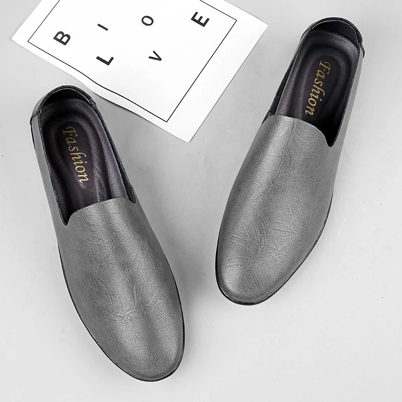 Spring and summer mens casual leather mens shoes simple Moseats sliding driving shoes outdoor boat shoes handmade lazy apartment 241106