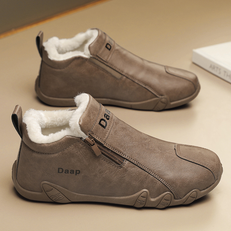 Men's New Velvet Fashionable Casual Warm Leather Shoes.