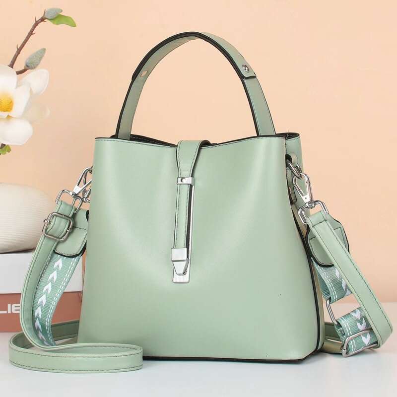 2024 New Versatile Fashion Single Shoulder Crossbody Handheld Women's Large Bag Bags