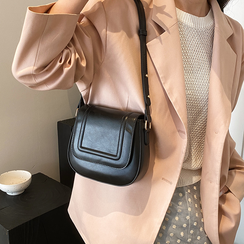 LEFTSIDE Small Crossbody Bags for Women 2024 New Trend Fashion PU Leather Shoulder Bag Female Y2K Simple Handbags and Purses