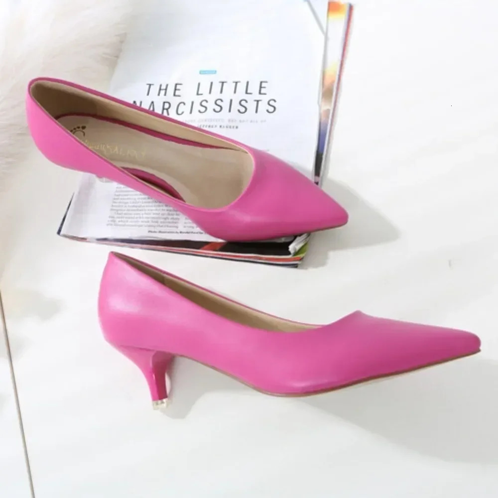 Professional High Heels Women Pointed Shallow Mouthed Single Shoes Black Slim Heeled Flight Attendant Formal Work Shoes Pumps 241106