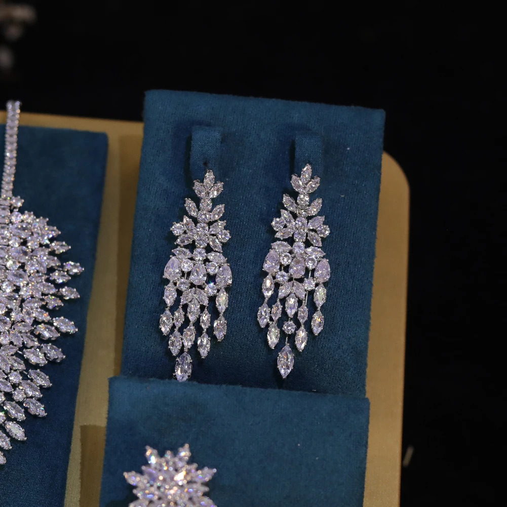 Fashionable white 5A CZ zirconia leaf earring necklace suitable for female brides wedding jewelry set Bijoux womens combination 241106
