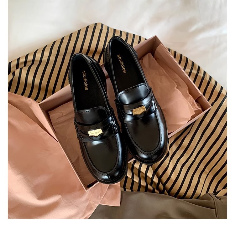 Black Womens Shoes Derby Flats British Style Casual Female Sneakers Ladies' Footwear Shallow Mouth Loafers With Fur Soft