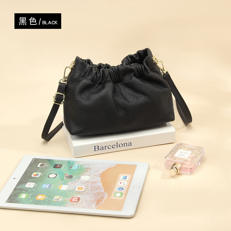 Autumn and winter leather shoulder crossbody bag women's large-capacity high-quality niche pleated bucket bag women's bag