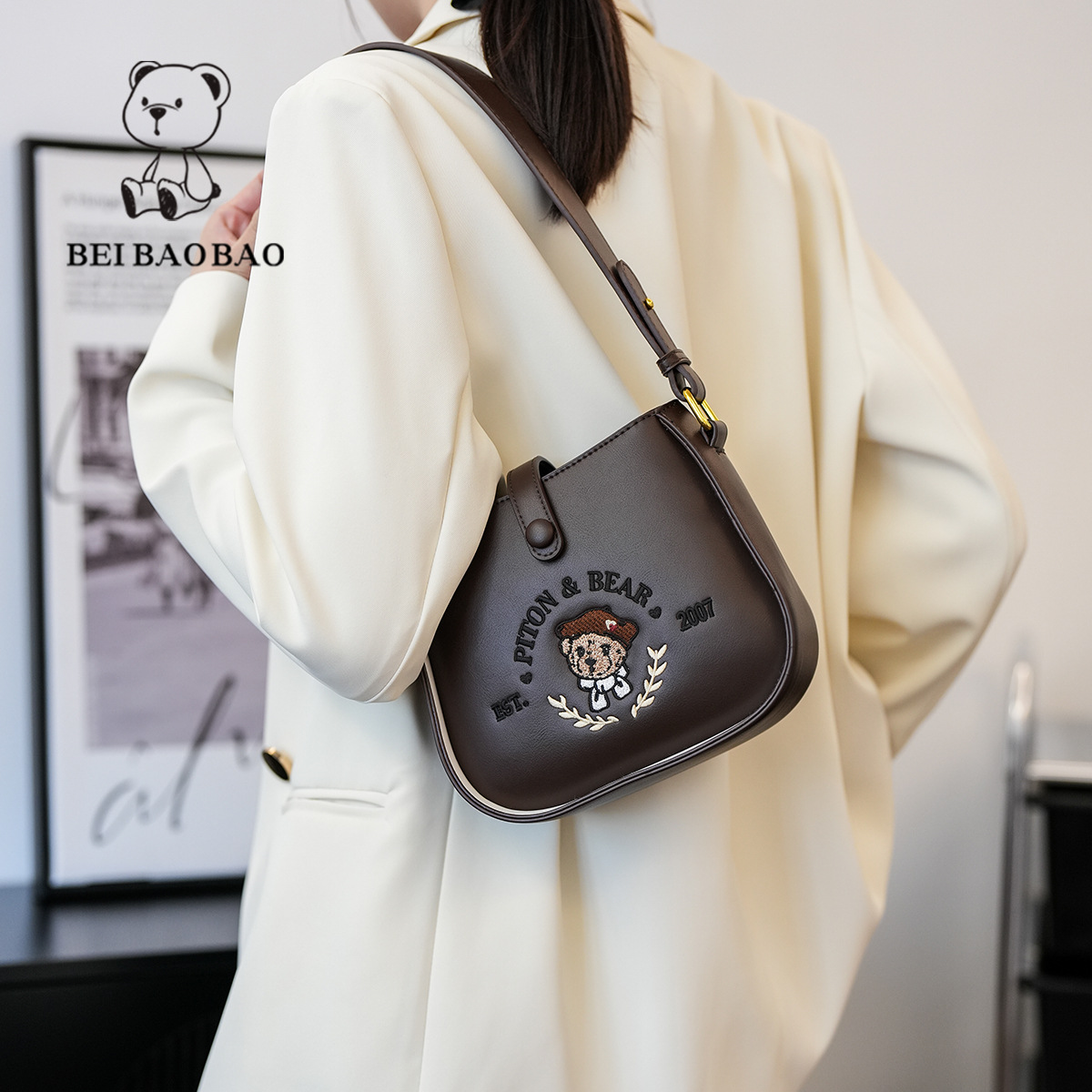 Beibaobao 2024 New Fashionable Trendy Single Shoulder Crossbody Bucket Casual Cartoon Bear Retro Texture Women's Bag