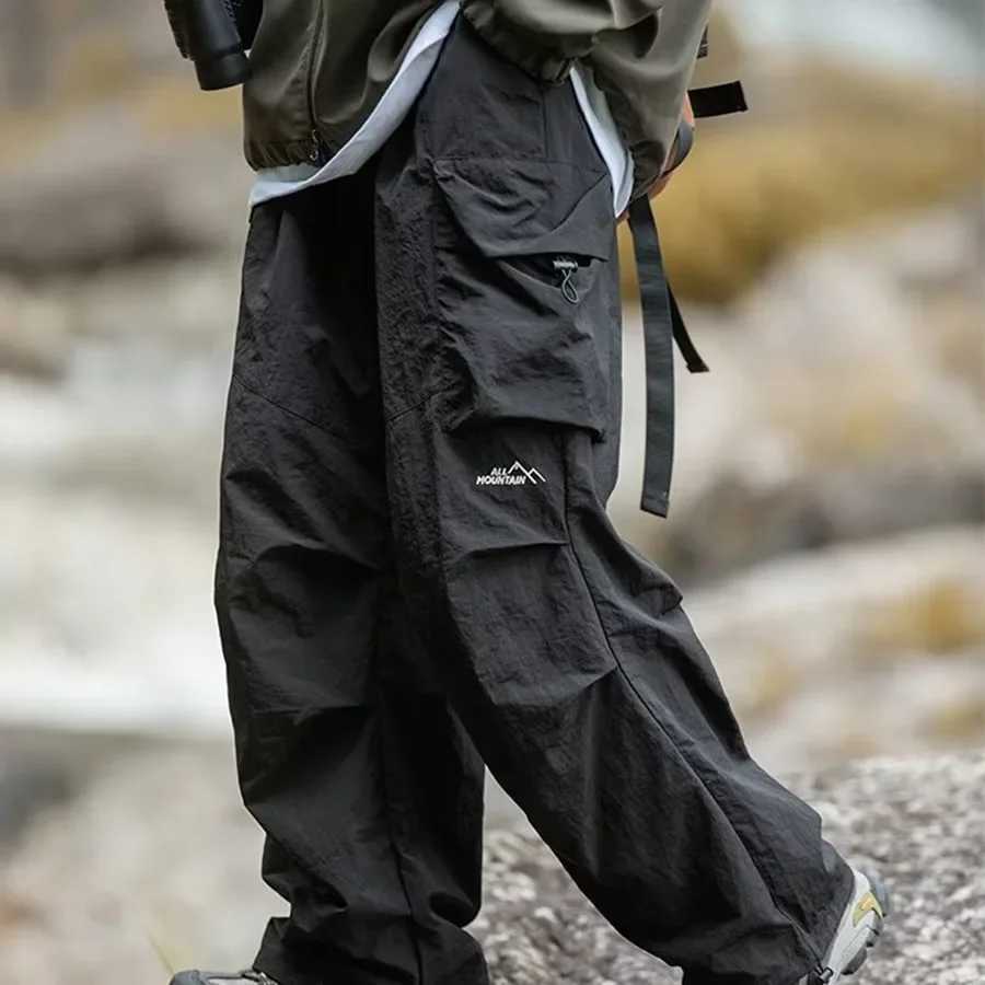 Mens Autumn Cargo Pants Outdoor Functional Climbing Trousers Waterproof American Style Umbrella Pants Casual LX241107