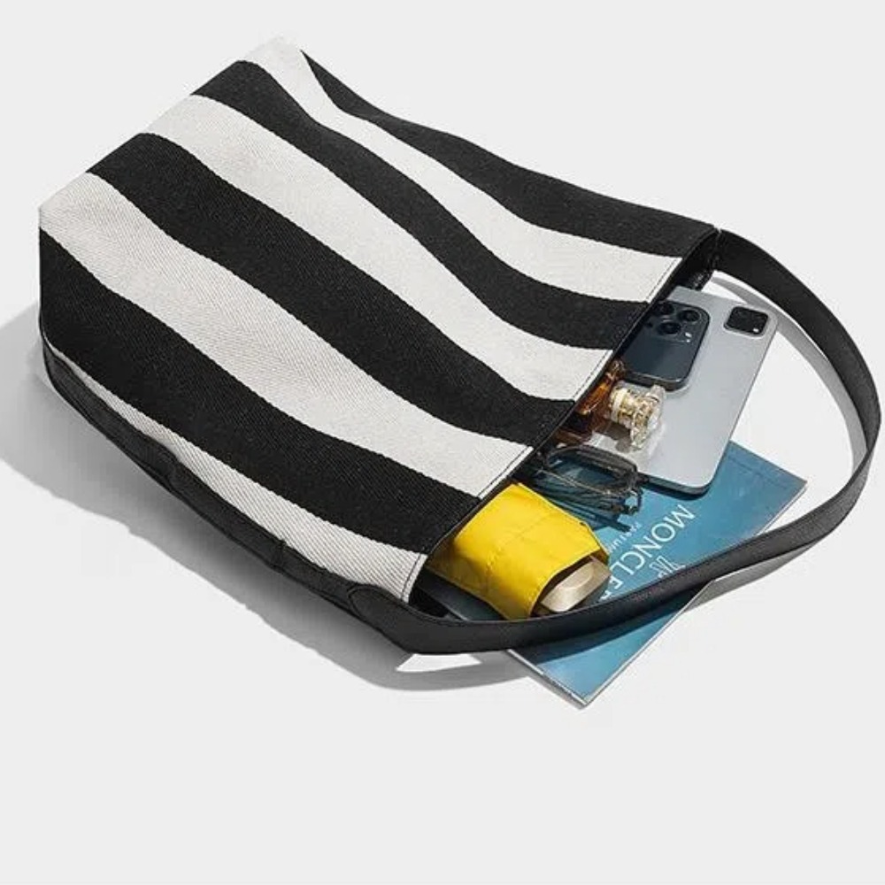 Large Capacity Black White Stripe Bag Drawstring Pattern Stripe Canvas Handbag Soft PU Leather Wide Straps Bucket Bag Winter