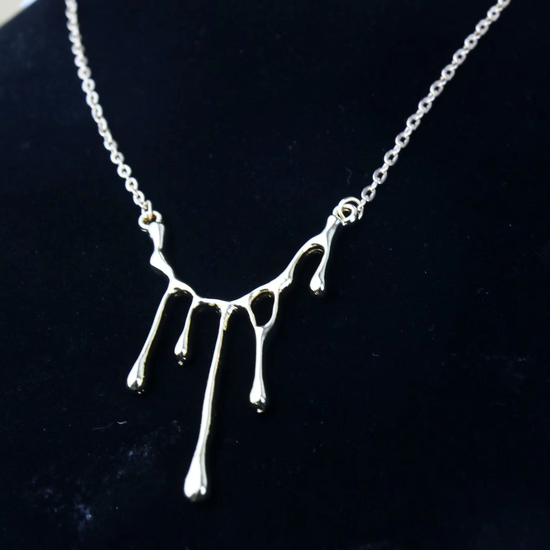 European and American Trendy Water Droplet Lava Alloy Necklace Light Luxury Niche Minimalist Metallic Texture Hip-hop Multi-color Accessories