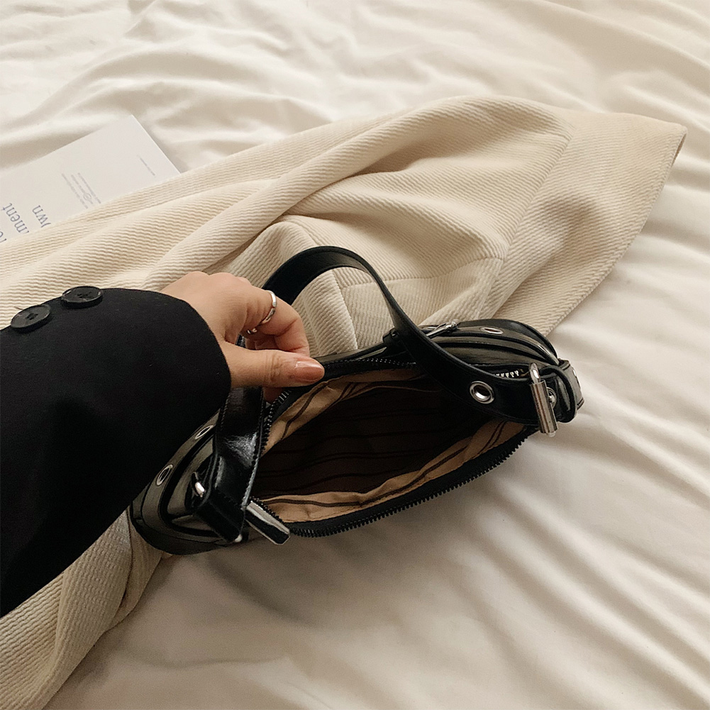 Vintage Clutch Purse Women PU Leather Punk Crossbody Bag Adjustable Strap Underarm Bag Armpit Bag for Vacation Travel Commuting