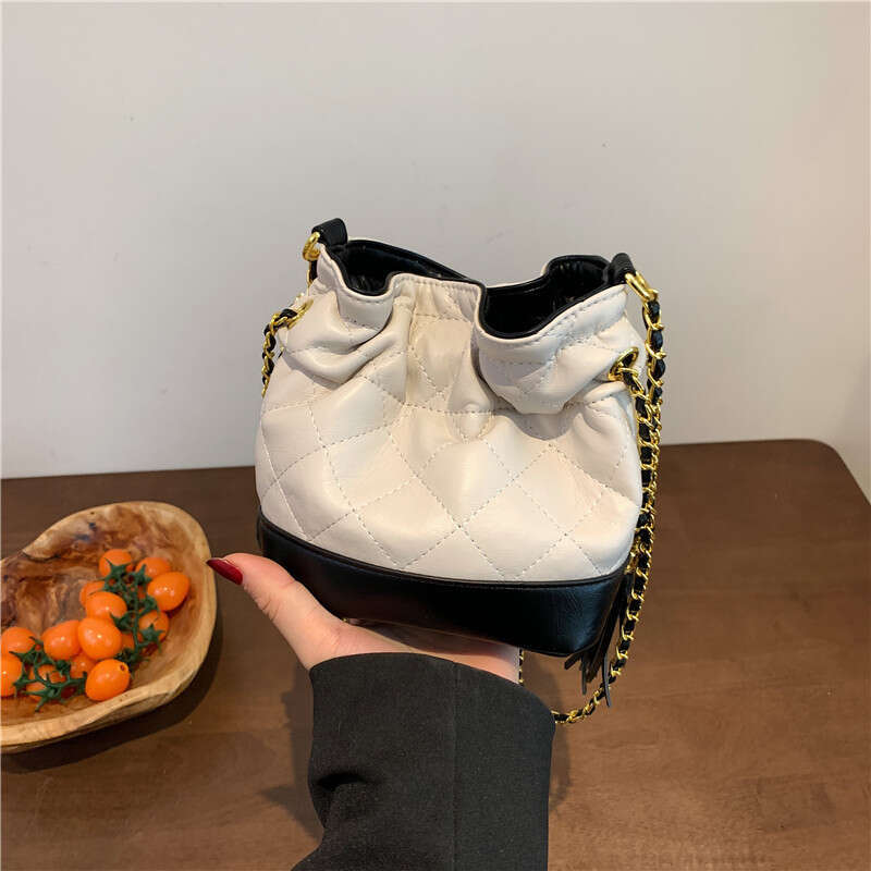 High end summer mini women's fashionable diamond grid chain bucket bag, light luxury temperament, single shoulder crossbody bag