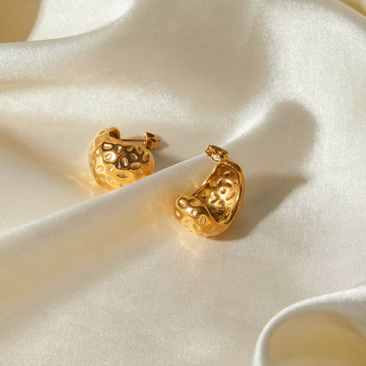 Ins Style 18k Gold Stainless Steel Earrings for Women with Concave and Convex Patterns Water Droplet Shaped Personalized Fashion Earrings Factory Whol