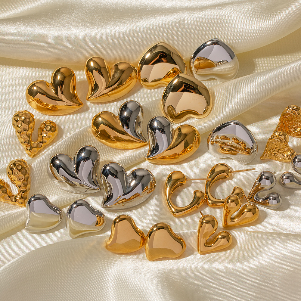 Heart Shaped Stainless Steel Earrings for Women Light Luxury High-end Feeling Temperament and Non Fading Wholesale