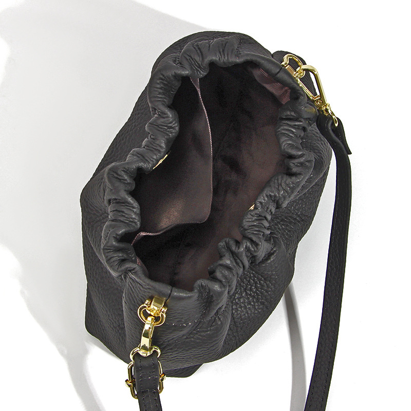 Autumn and winter leather shoulder crossbody bag women's large-capacity high-quality niche pleated bucket bag women's bag