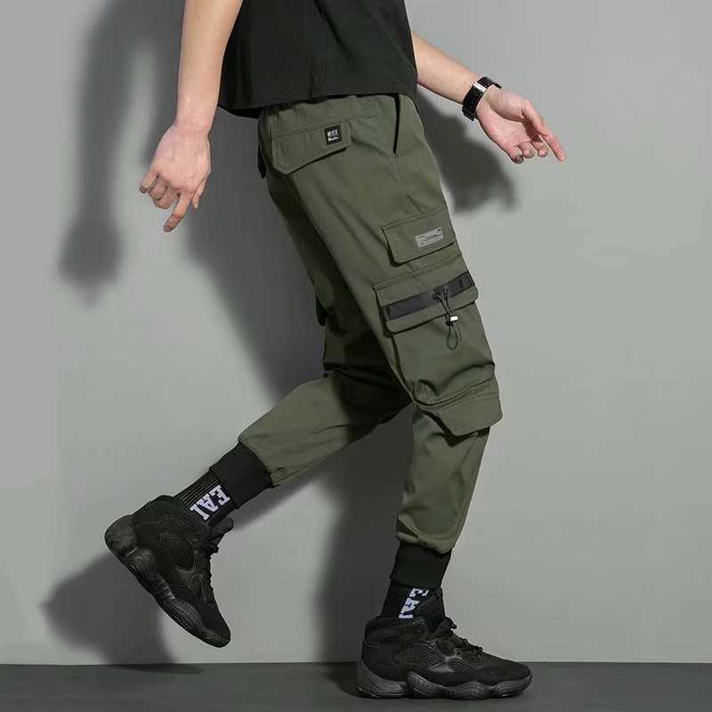Men Trend Versatile Multi Pockets Cargo Pants Daily Fashion Sports Casual Trousers New Plush Thicken Winter Thermal Harem Pants LX241107