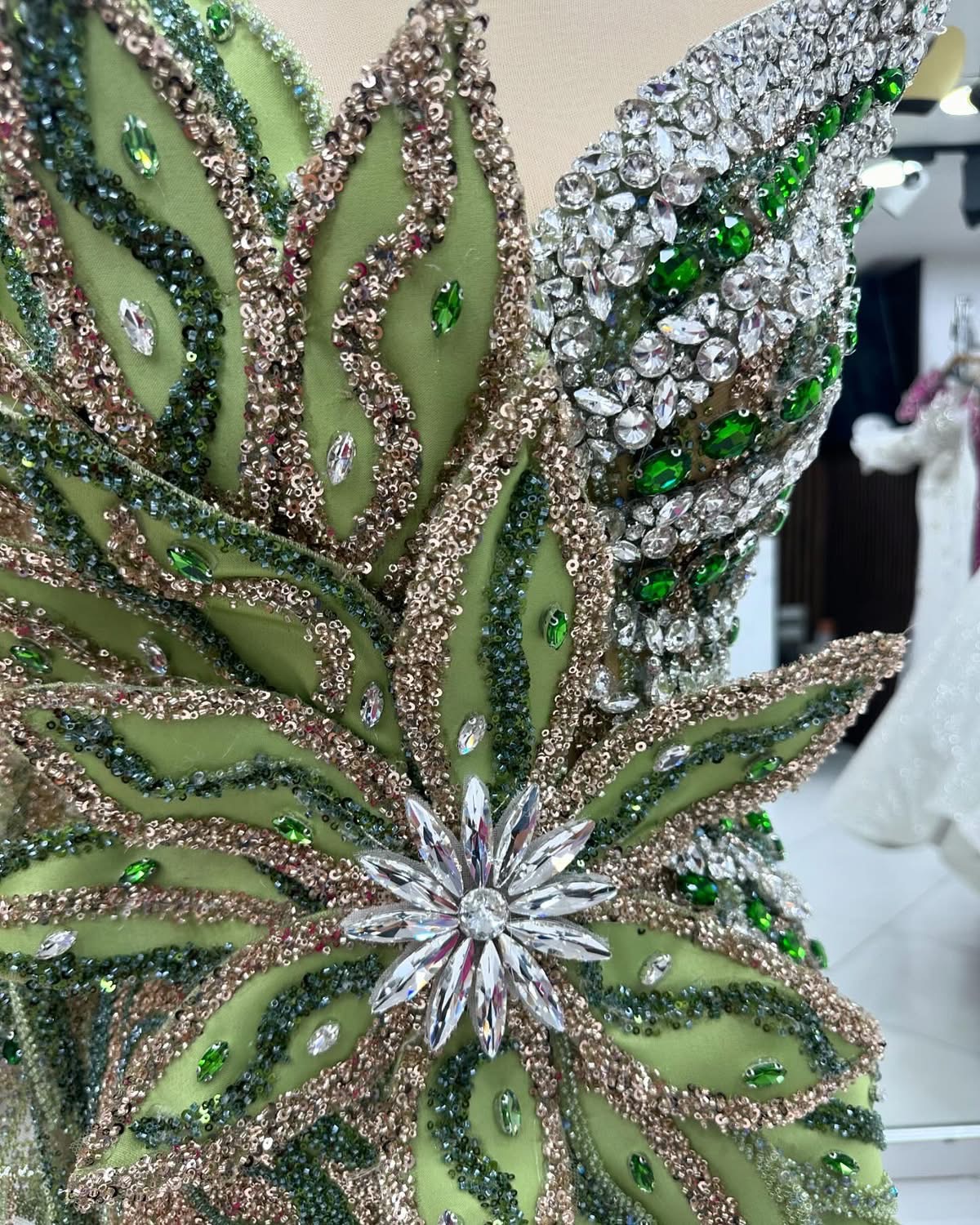 2024 Plus Size Olive Green Prom Dresses For Special Occasions Florals Rhinestones Sequined Evening Party Birthday Gowns Dress For Women Vestidos de no