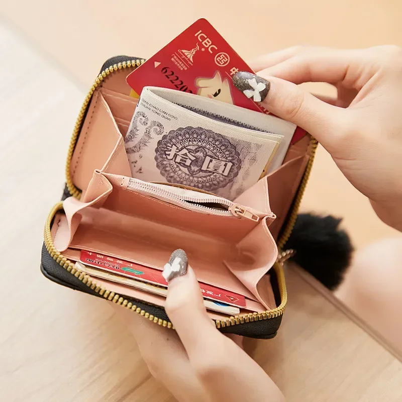 Short Wallets for Women Simple Fashion Coin Purse with Plush Pendant Card & ID Holders Money Bag Bolso De Mujer Bolsa Feminina