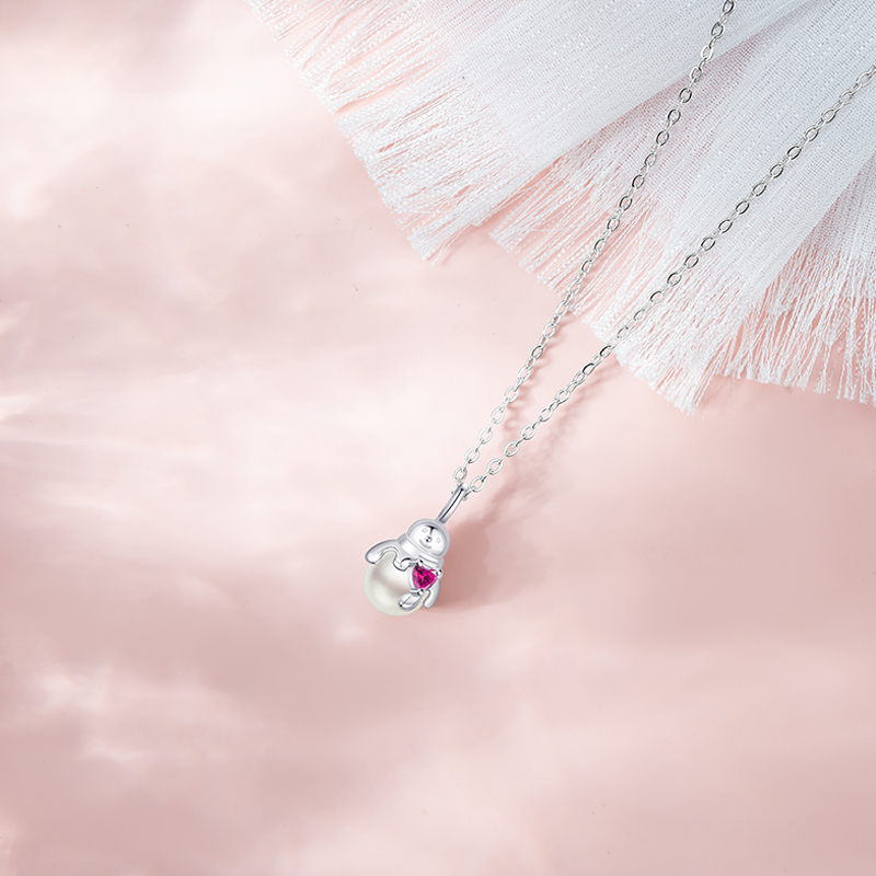Christmas Inspired Heart Pearl Snowman Pendant Necklace - Unique Design for Women