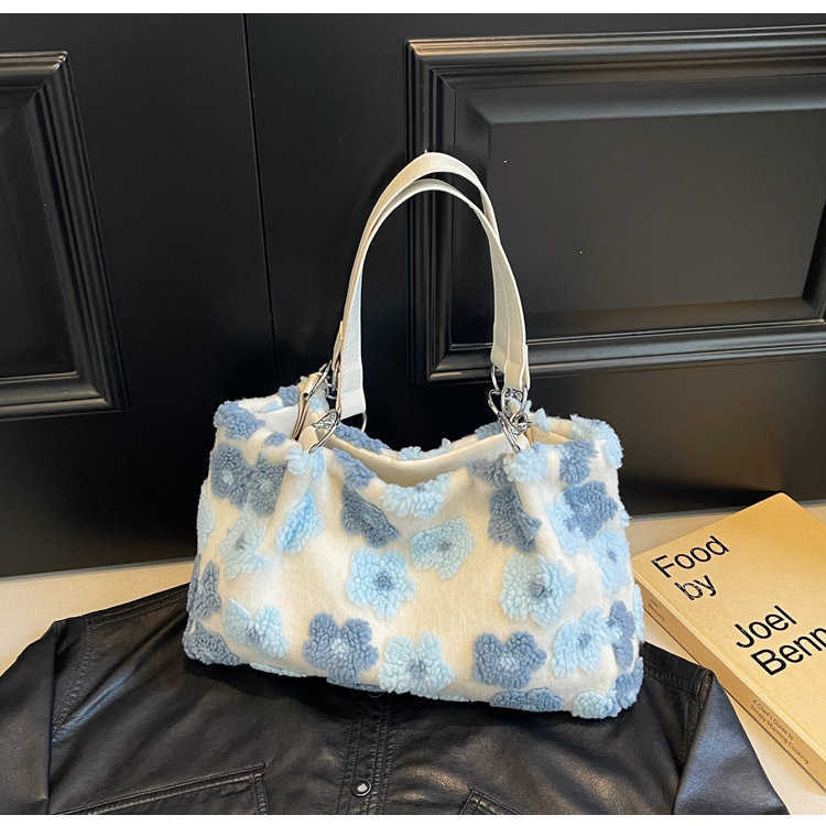 New Large Capacity Hairy Bag Fashionable Simple And Versatile Shoulder Women Bag Lamb Hair Flower Tote Bag For Women 241108