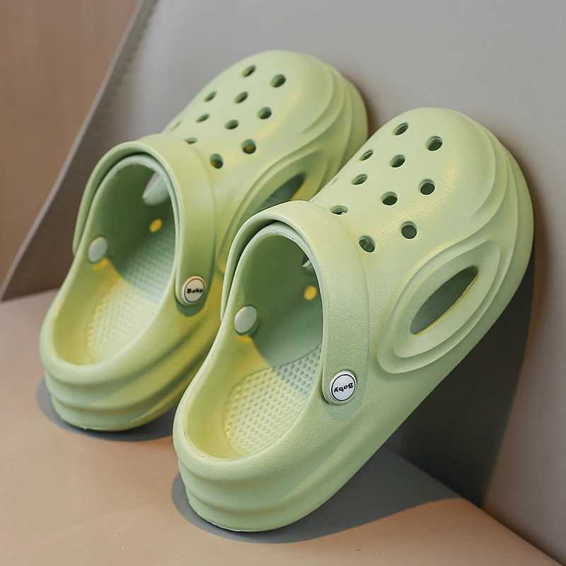 Slipper 2024 New Summer Sandal for Kids Cute Cartoon Children Breathable Hollow-out Quick-dry Garden Shoes Soft Bottom EVA Slipper 2448