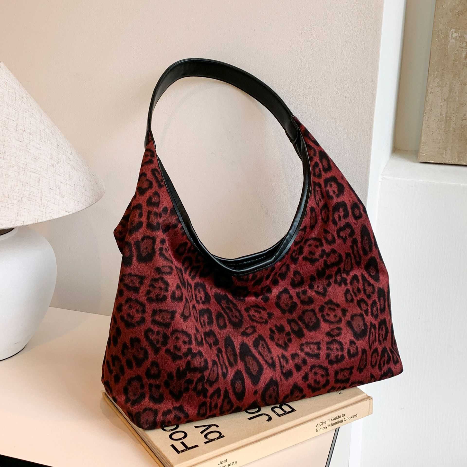 Korean Version Leopard Print Tote Bag For Women 2024 New Fashionable And Versatile Shoulder Simple And Large Capacity Handbag 241108