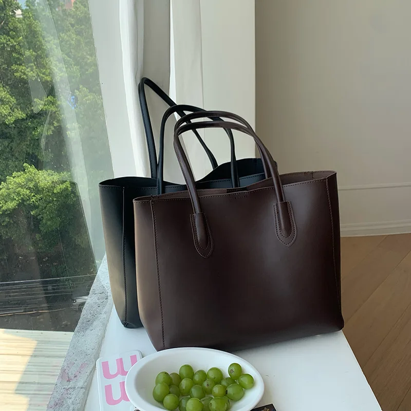 Retro Tote for Women 2024 New Commuter Fashionable and Versatile Capacity Single Shoulder Large Bag Trendy designer bag
