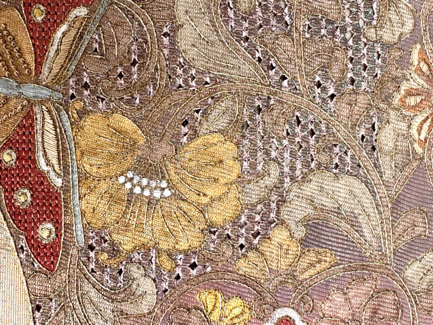 High-end underarm single shoulder women's hand embroidery metal silk embroidery pan gold seed embroidery silk