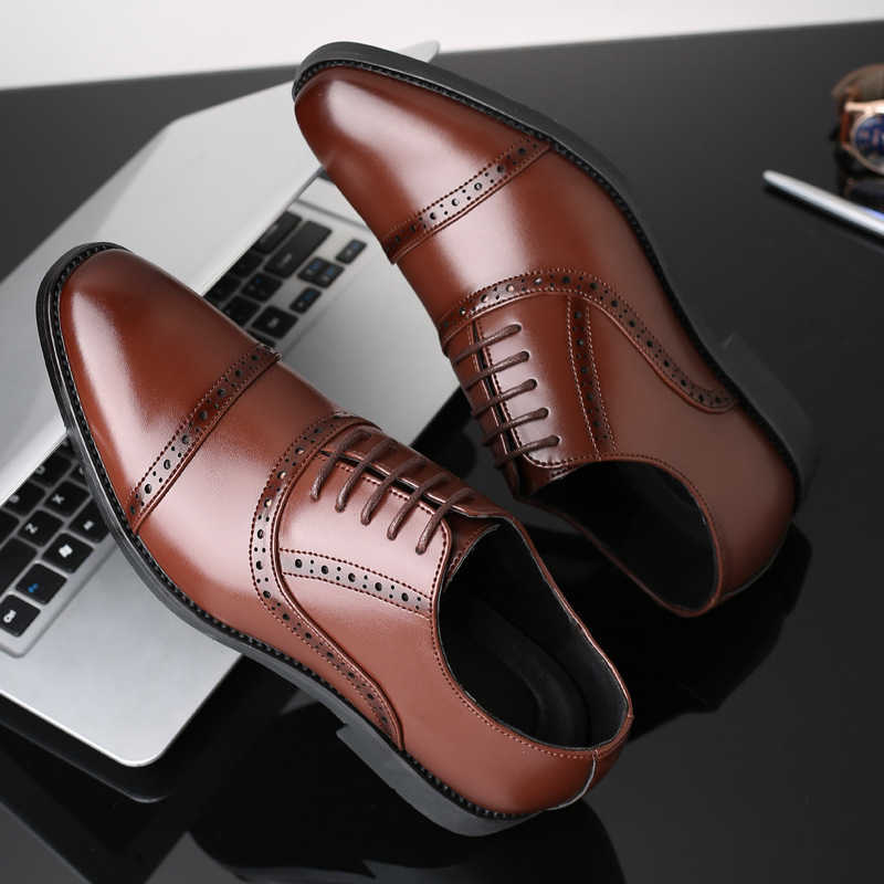 New Mens Shoes for Business and Formal Wear British Shoes Fashion Gentlemens Leather Shoes Casual Lace Up Comfortable