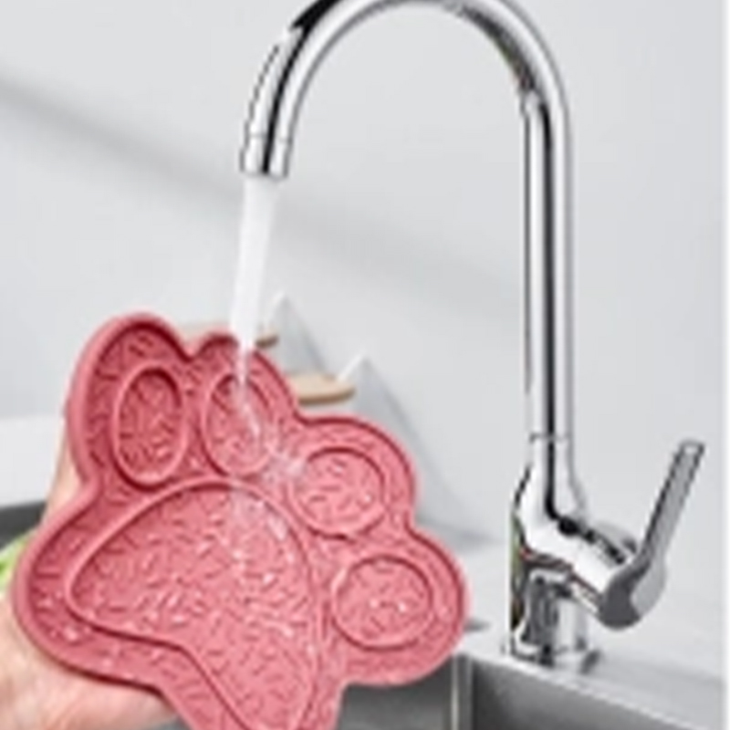 Entertaining Cat Design Self-Feeding Puzzle Plate for Dogs Featuring an Easy Attachment System