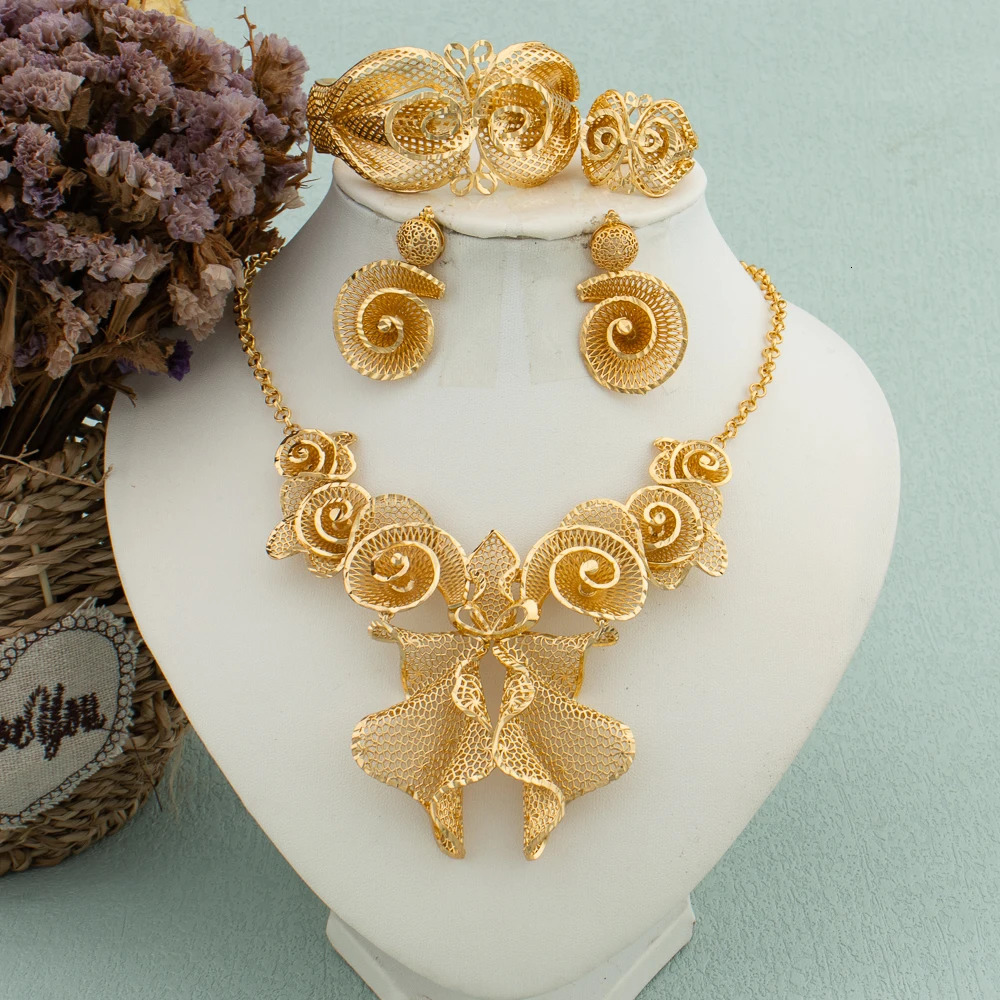 Dubai Big Pendant Jewelry Set Women African Gold Plated Necklace Earrings Bangle Ring Trend Banquet Jewelry 241107