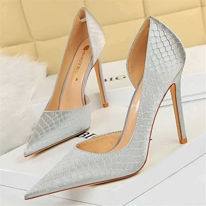 Wen 7.5cm 10.5cm high H Fi pump Lady Plus size satin green gold Sier wedding high-heeled shoes low H fetish party shoes Y250319