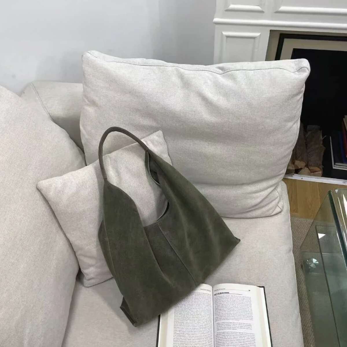 Classic Large Capacity Winter Nubuck Travel Armpit Tote Grey Suede Cow Leather Women Handbag Big Designer Bag Zipper Style BagVoyage