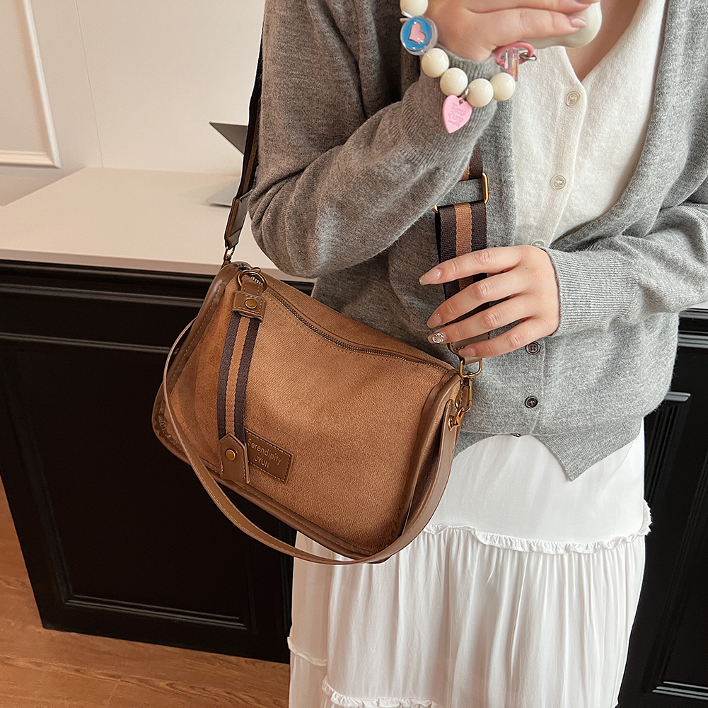 Women Suede Crossbody Bag Adjustable Strap Handbag Multiple Pocket Underarm Bag Zipper for Work Travel
