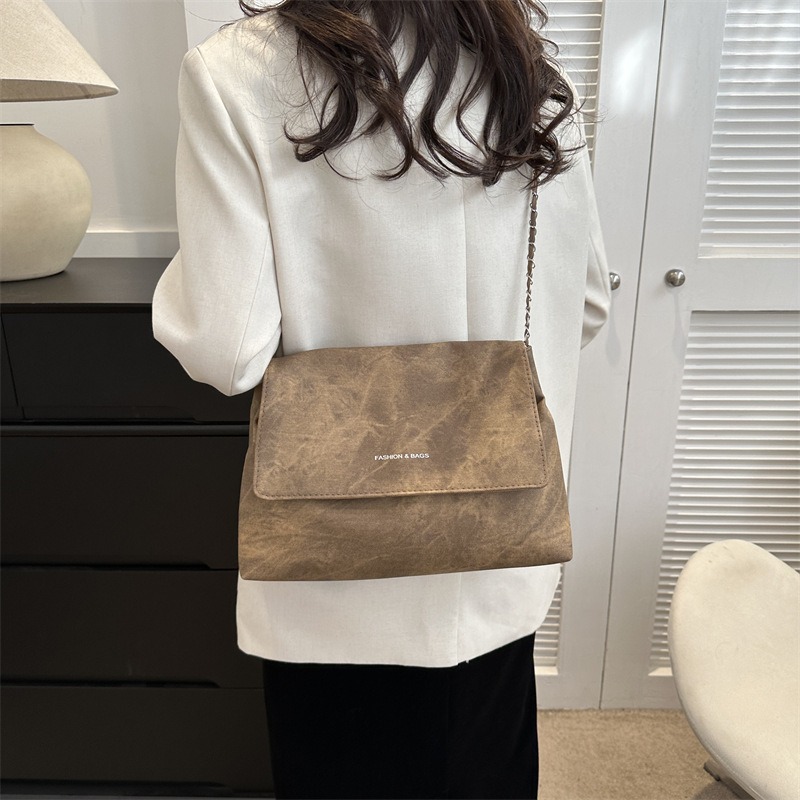 2024 Autumn New Fashion Casual Shoulder Bag Women's Trend Retro Commuter Women's Bag Large Capacity Underarm Bag
