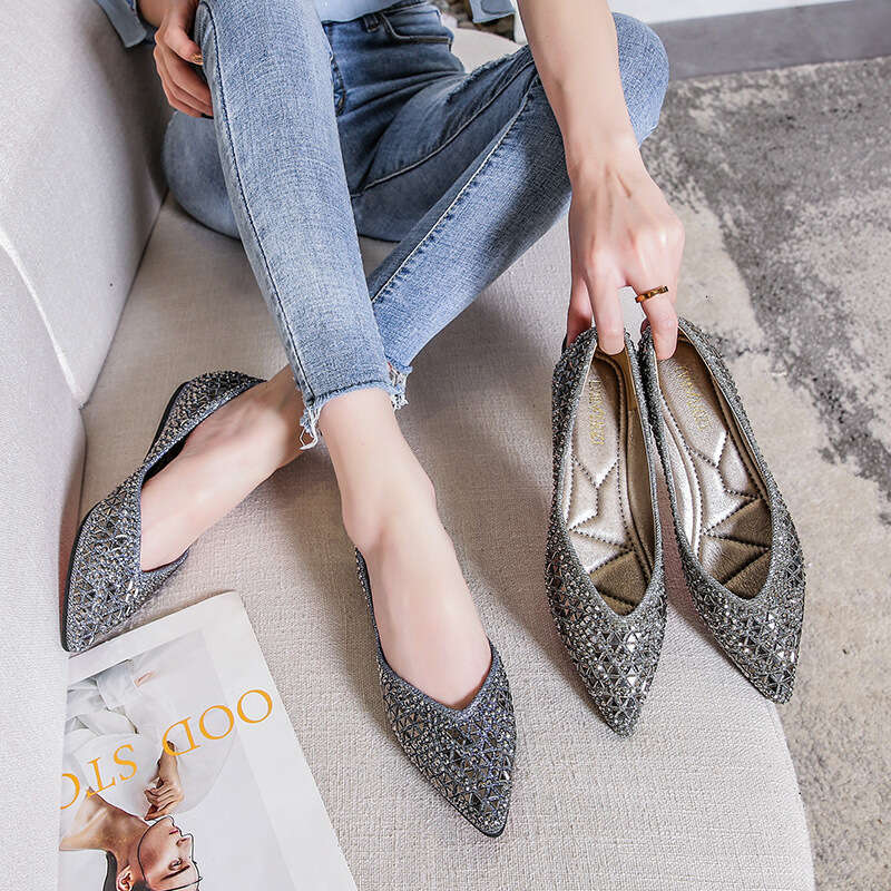 famous brand rivets flats women pointed toe glitter beading ballerian shoes shallow mouth sequined cloth moccasins plus size