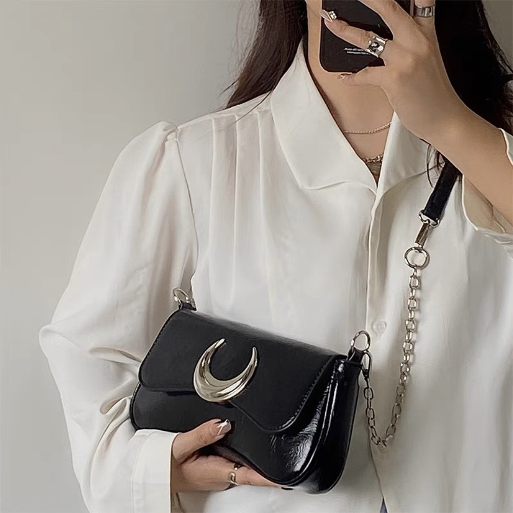 Y2k Cool Girls Black Shoulder Bags Moon Locking Buckle Women's Chain Underarm Bag PU Leather Saddle Bags Small Purse Handbags