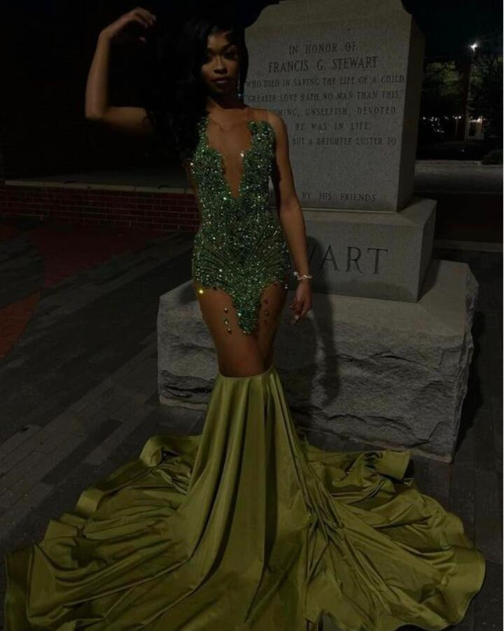 Army Green Luxury Evening Ceremony Formal Dresses for Black Girl Long Sparkly Diamond Crystal Prom Birthday Gala Dress 2024