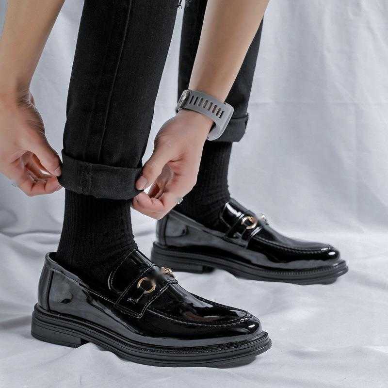 Men Dress Shoes Korean Version Versatile Fashion Pointed Casual Leather Shoes Cover Foot Business Lazy Mens Shoes Single Shoe Model 241009