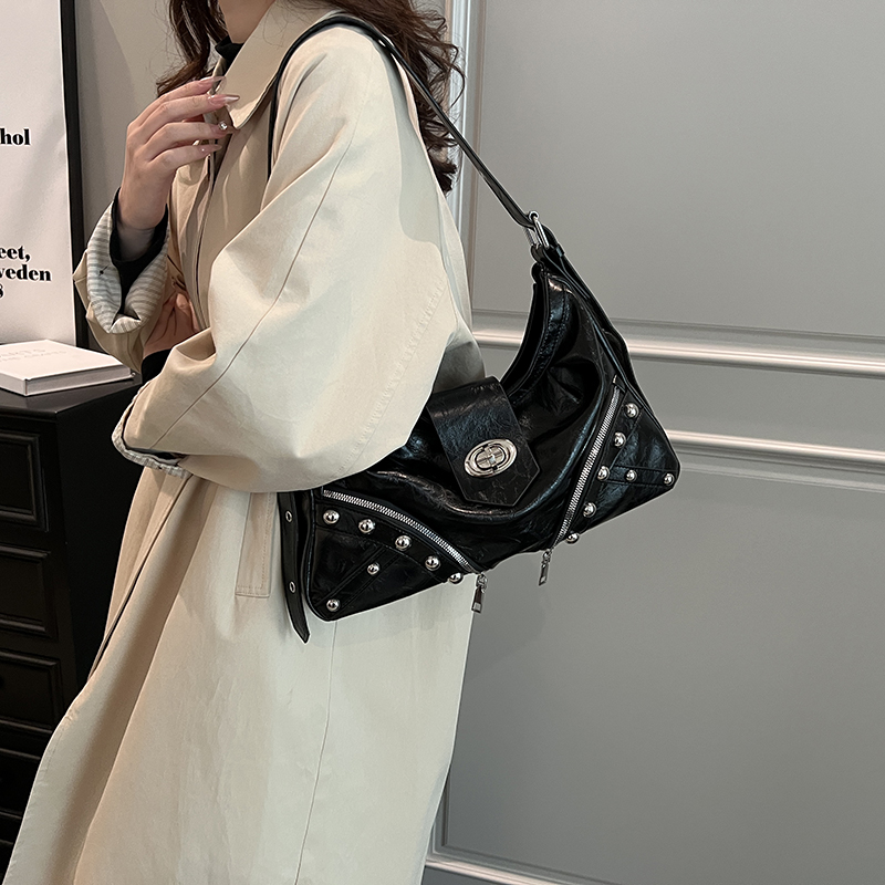 Shoulder Bag for Women Y2K Handbag PU Leather Adjustable Strap Underarm Purse with Zipper Hobo Bag for Travel Shopping Work